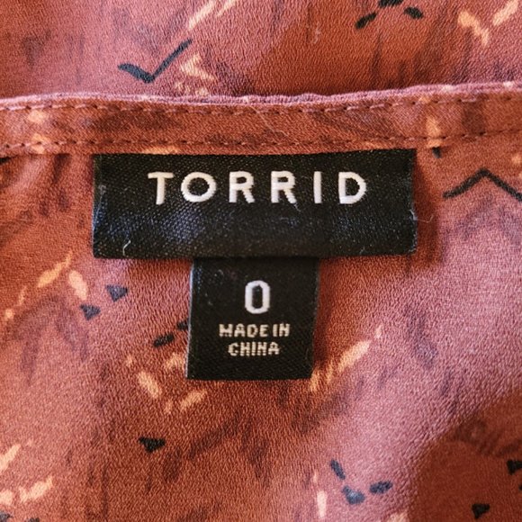 Torrid Abbey Geo Georgette Button Back Plus Size Top Flowy Wrinkle Free Western - Picture 5 of 12